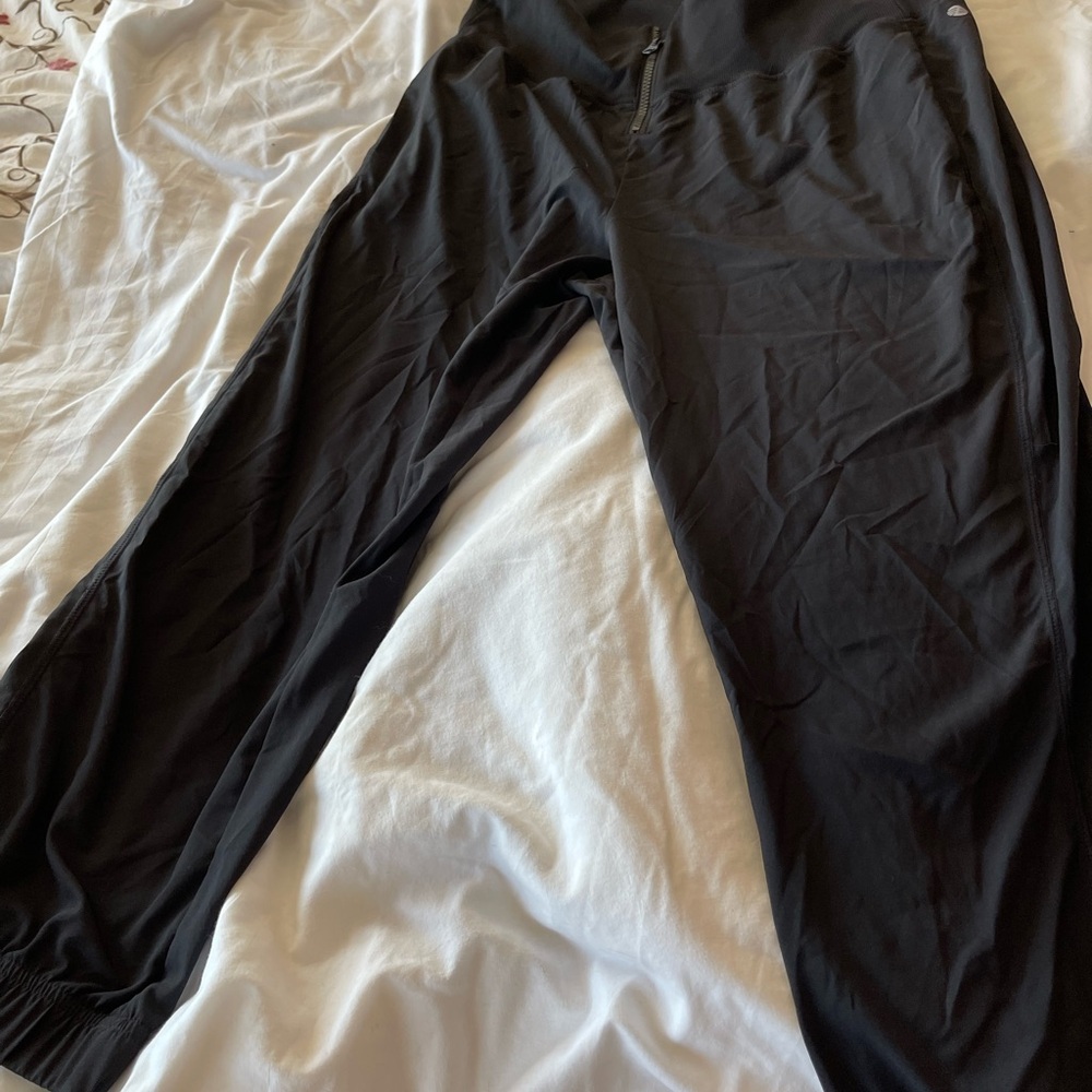 Zella work out crops with gathered hem